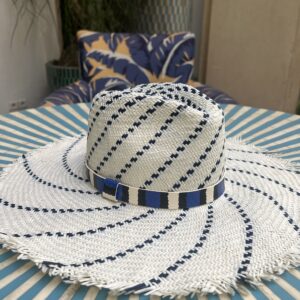 THE STRAW WHITE & BLUE